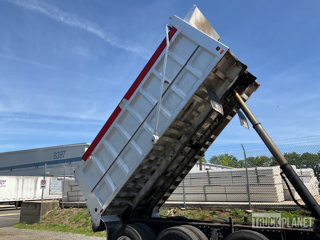 Peterbilt 379 Prime Movers