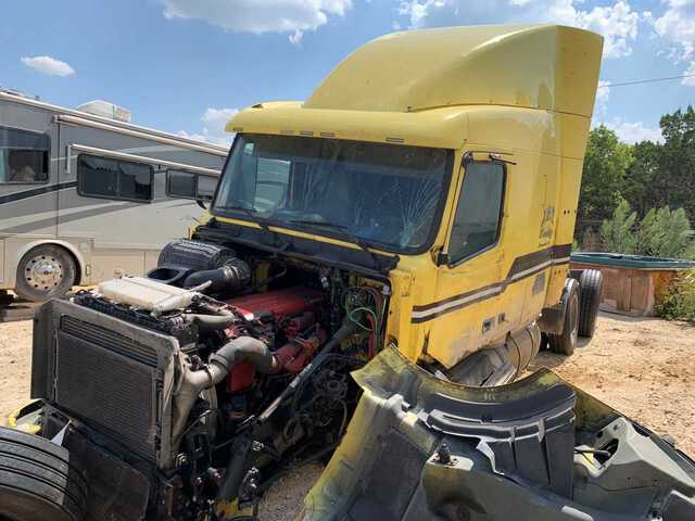 T/A Sleeper Truck Tractor For Sale | GovPlanet