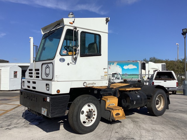 2013 Capacity TJ7000 4x2 Spotter Truck 2013 Capacity TJ7000 4x2 Spotter Truck
