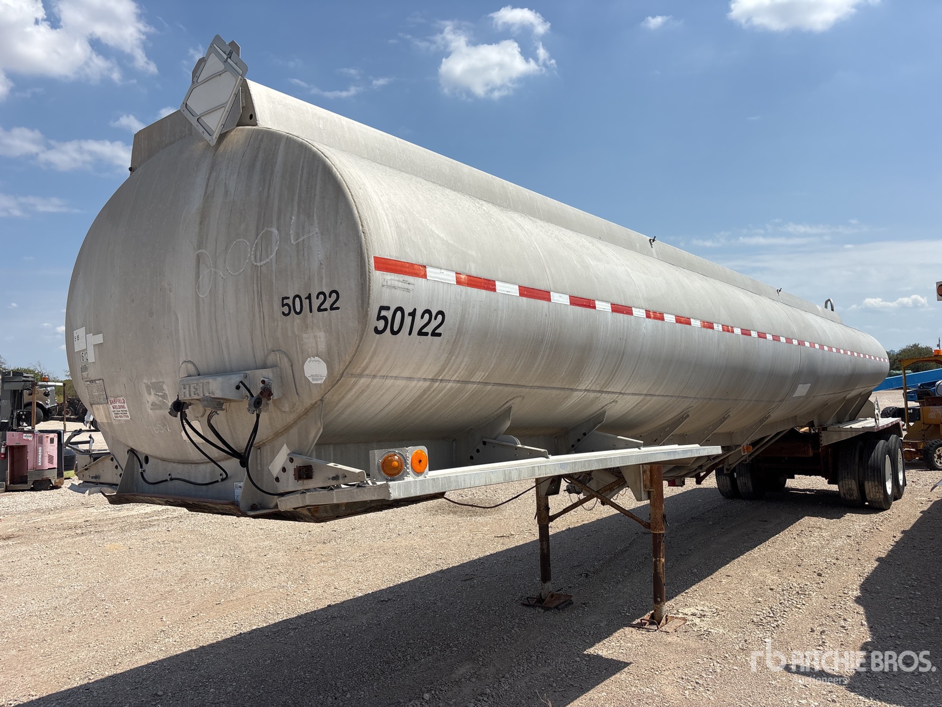 Photo of 1983 Heil 9000 gal T/A