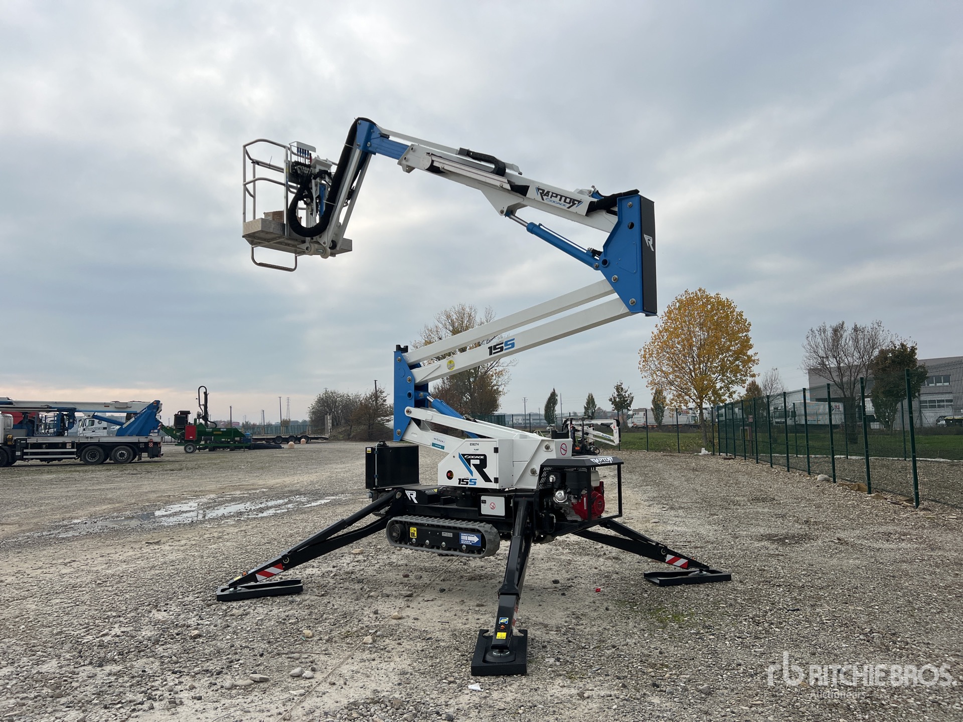 General Appearance with Foto, angolo anteriore sinistro