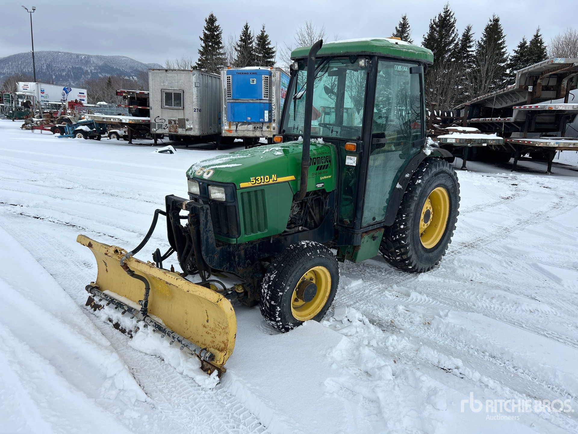 General Appearance with Picture, Left Front Corner