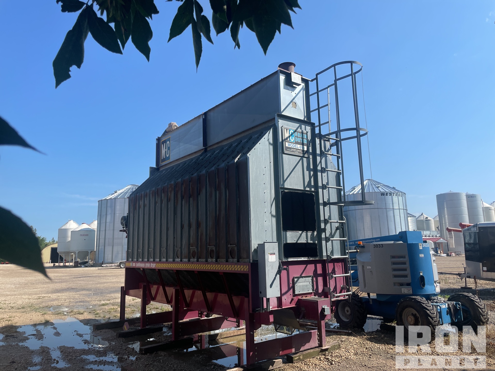 General Appearance with Bild, Ecke hinten links