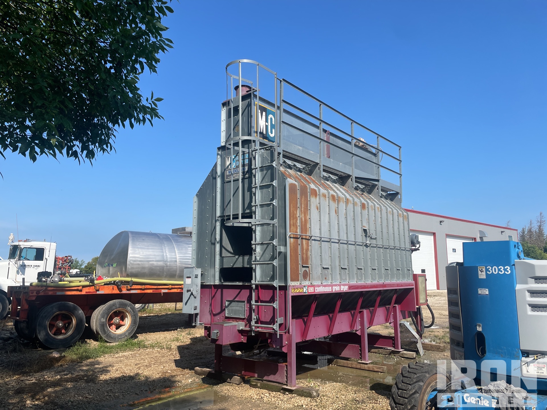 General Appearance with Bild, Ecke hinten rechts