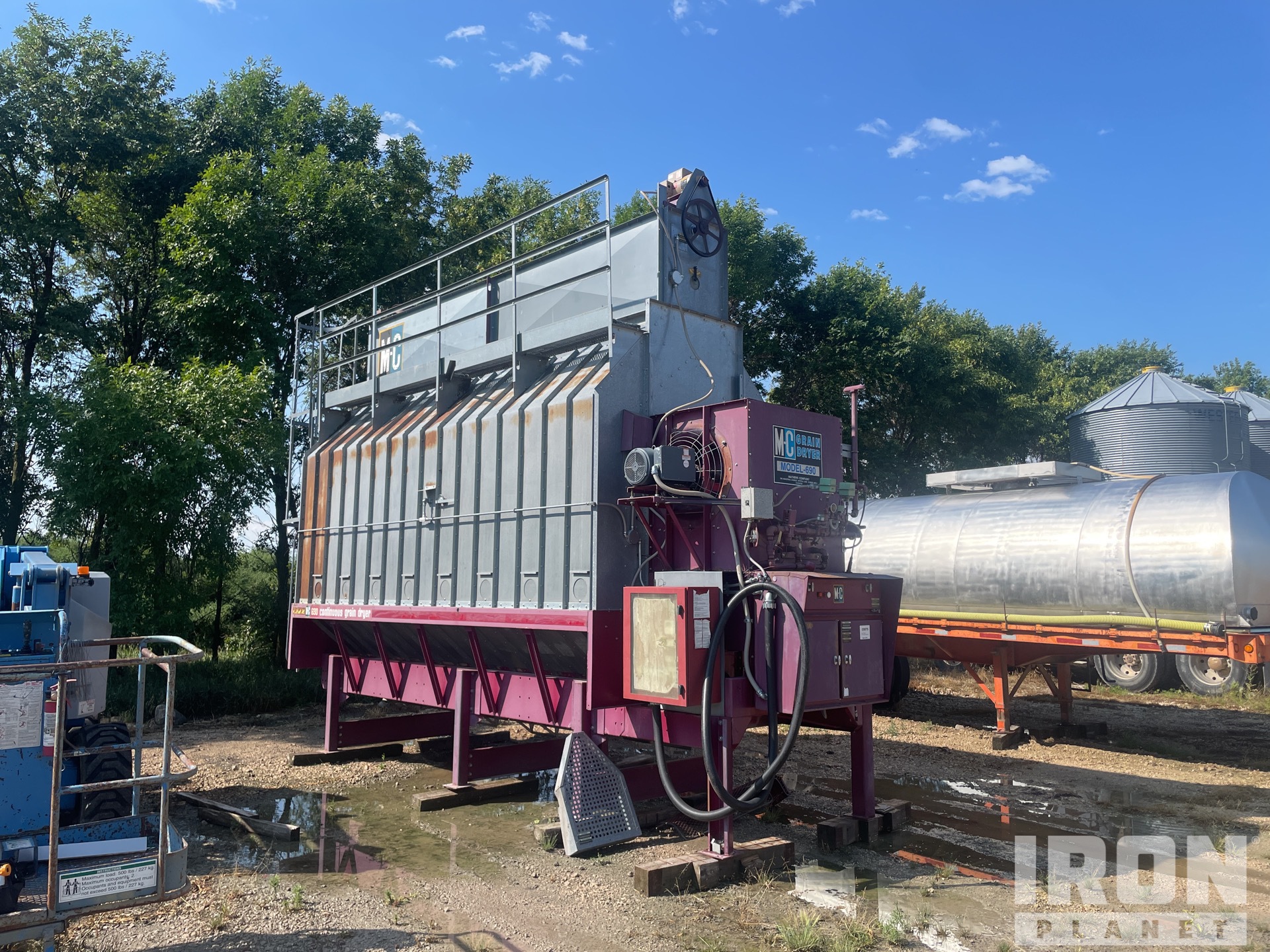 General Appearance with Bild, Ecke vorne rechts