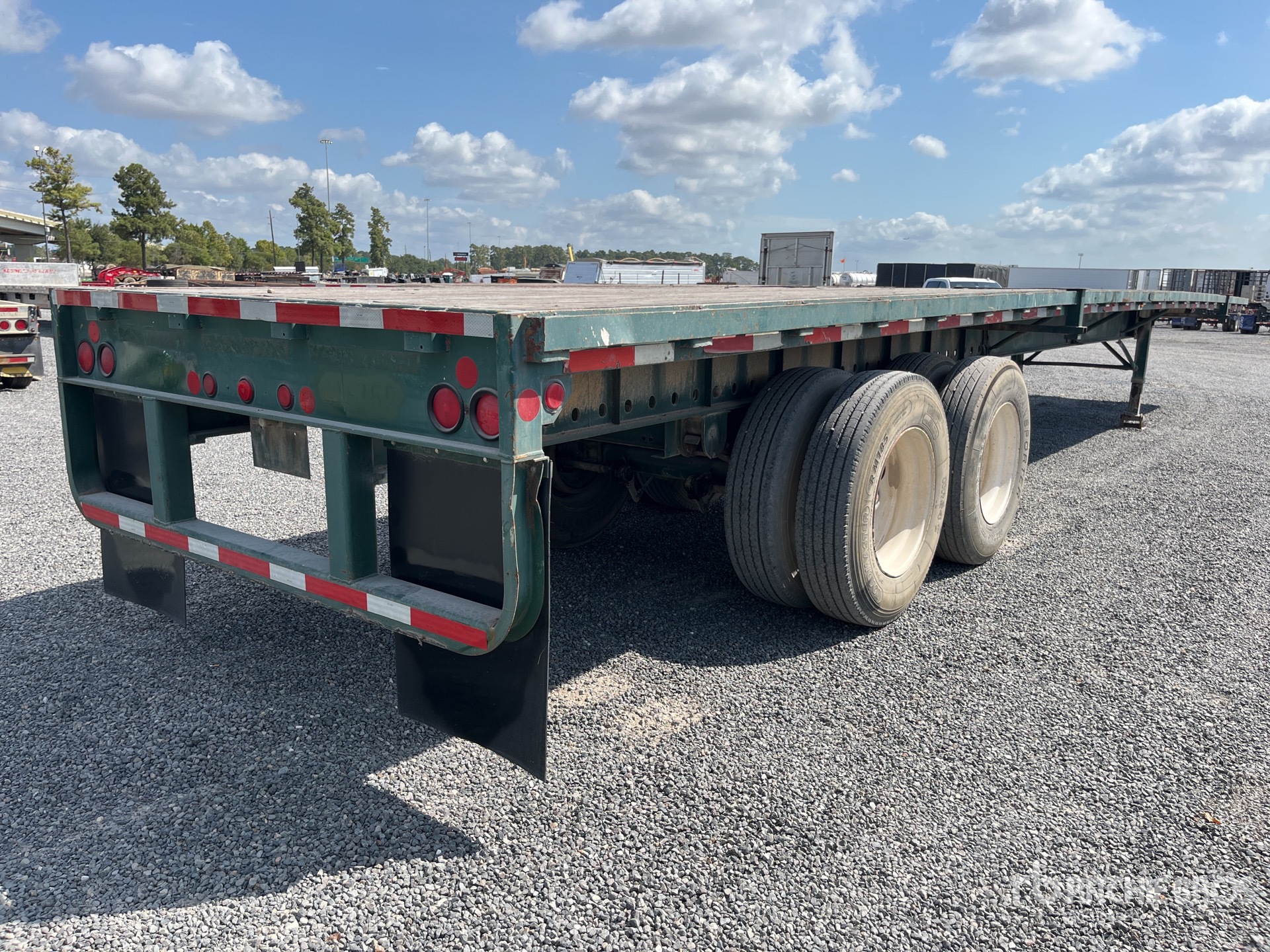 General Appearance with Bild, Ecke hinten rechts