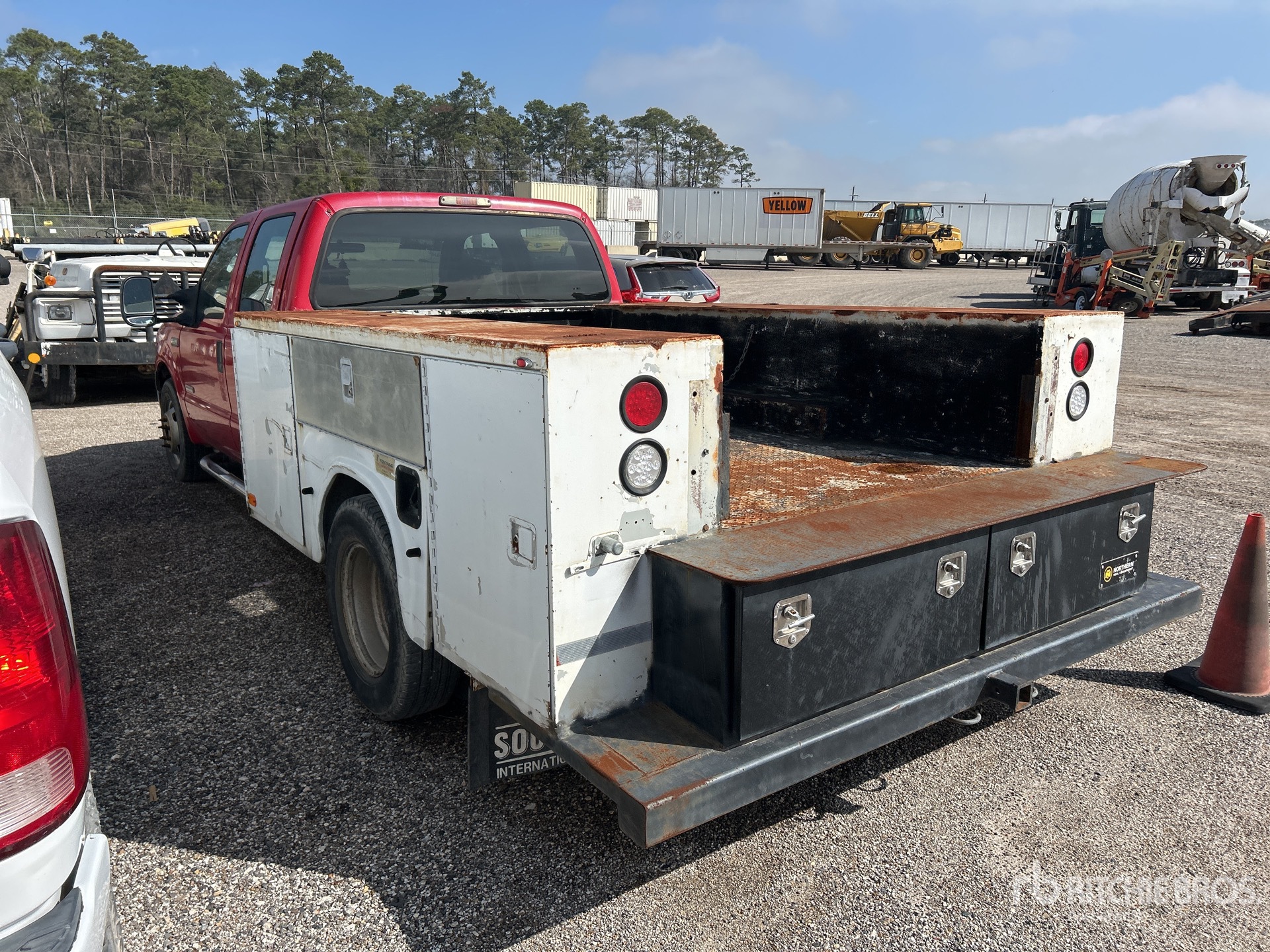 General Appearance with Foto, angolo posteriore sinistro