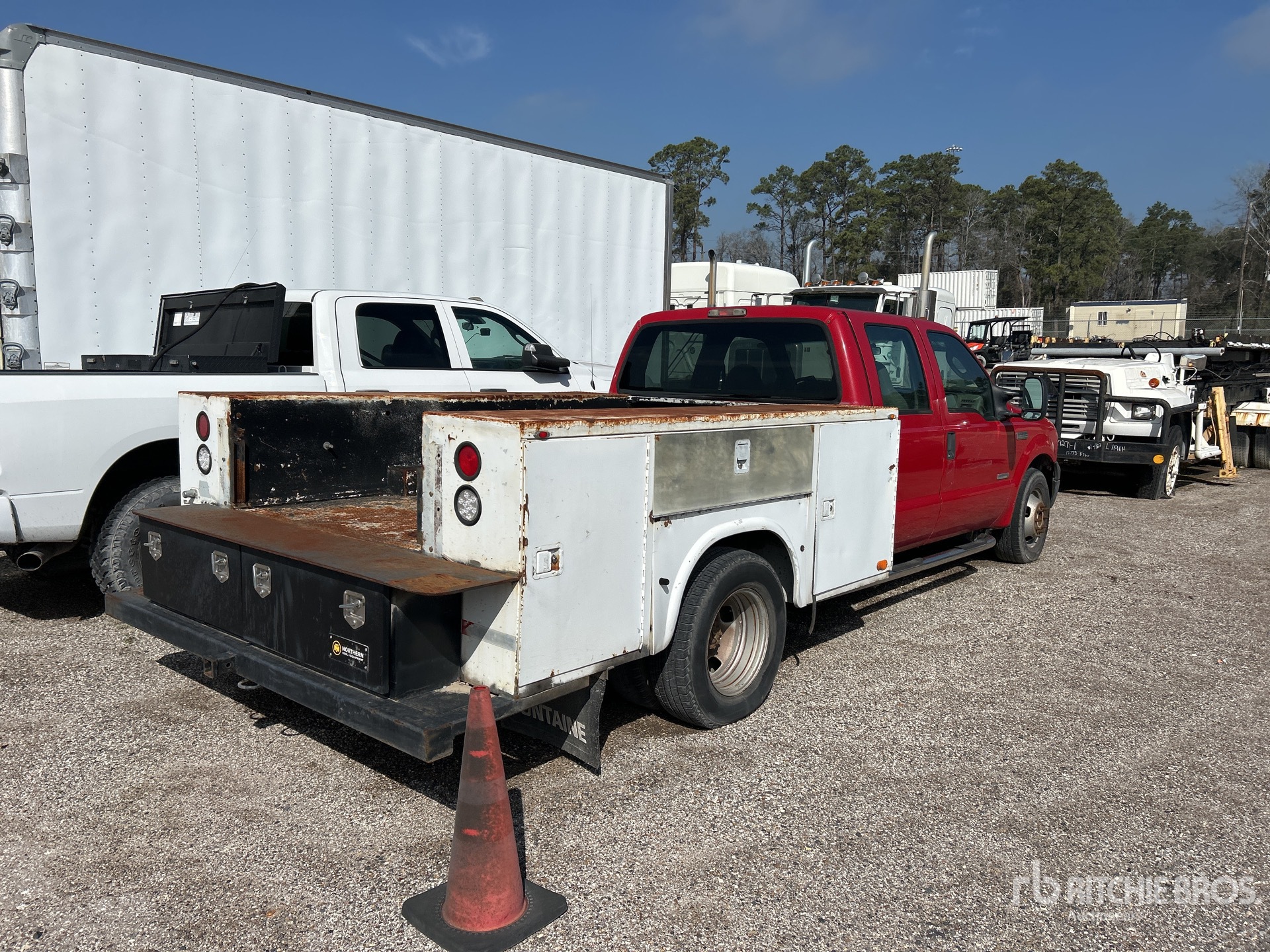 General Appearance with Foto, angolo anteriore sinistro