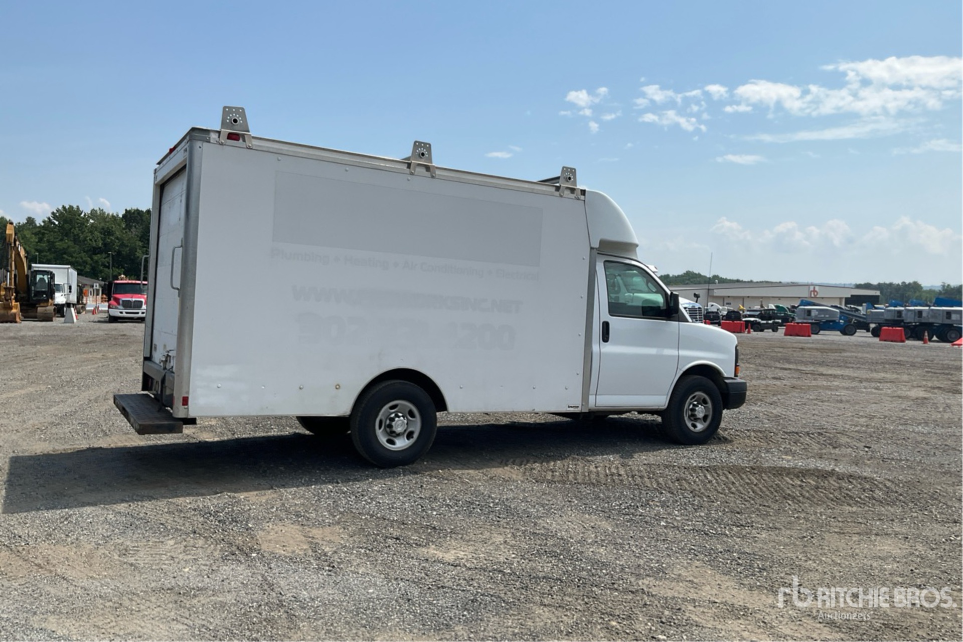 General Appearance with Picture, Right Rear Corner