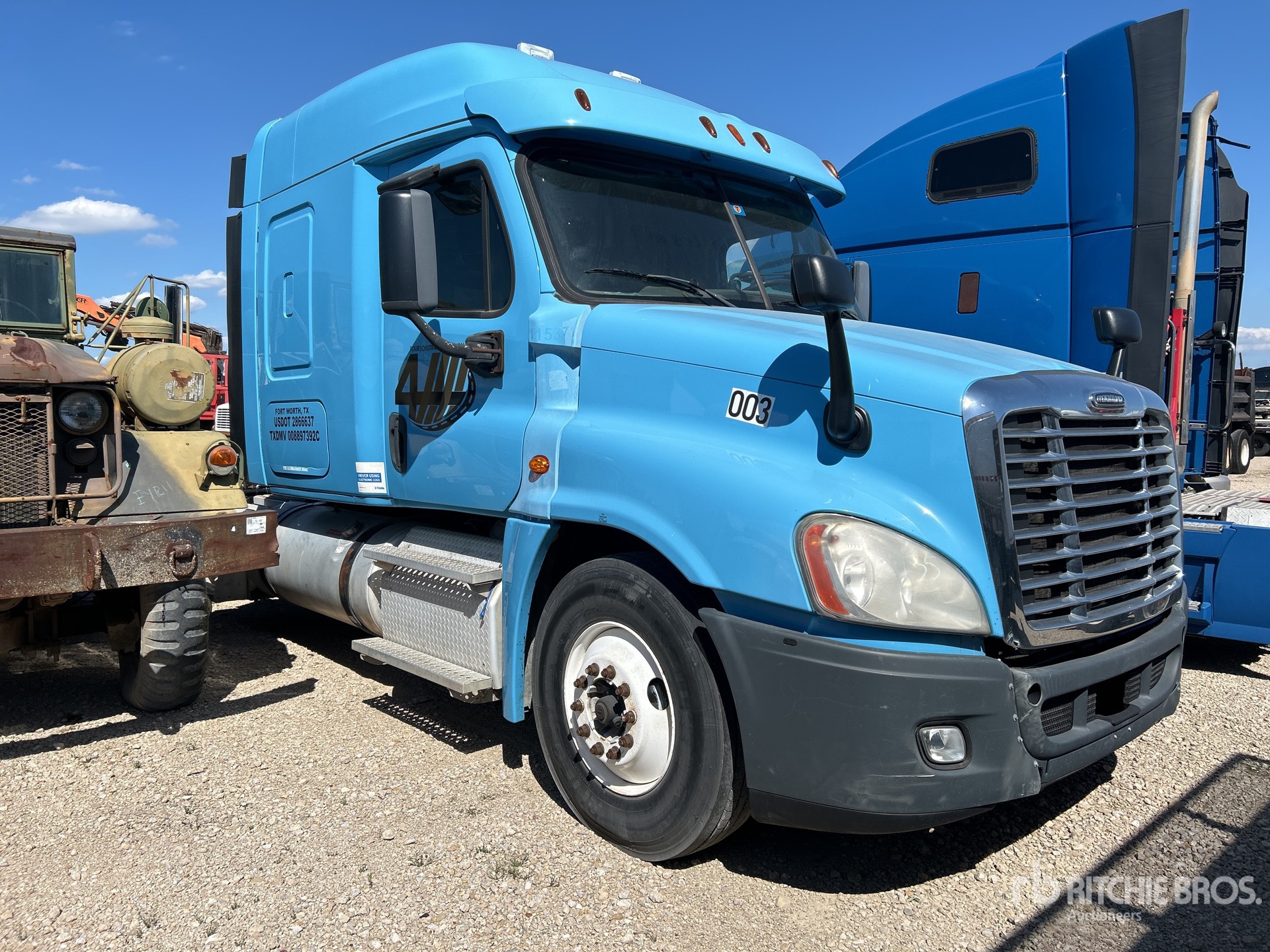 General Appearance with Picture, Right Front Corner