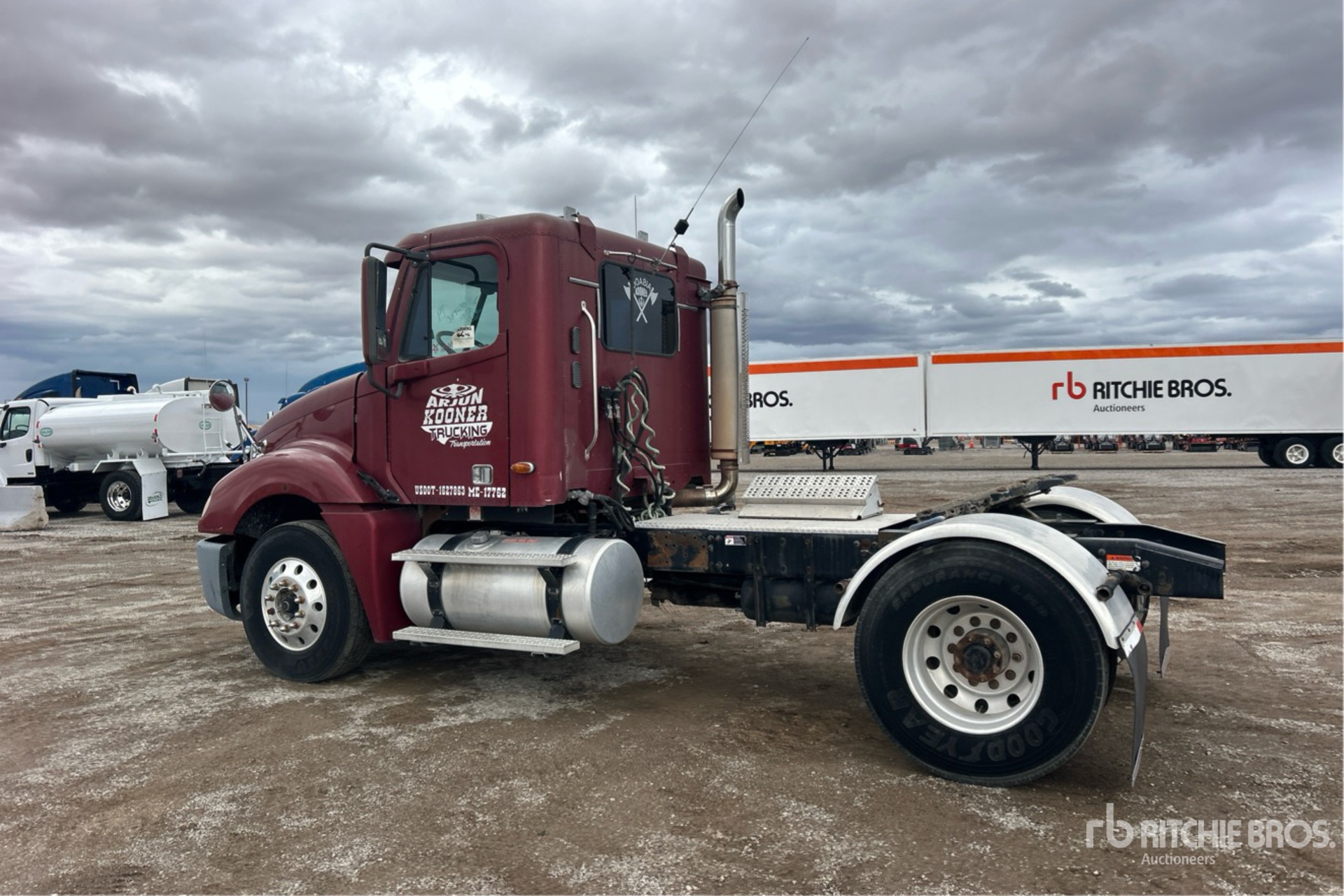 General Appearance with Foto, angolo posteriore sinistro