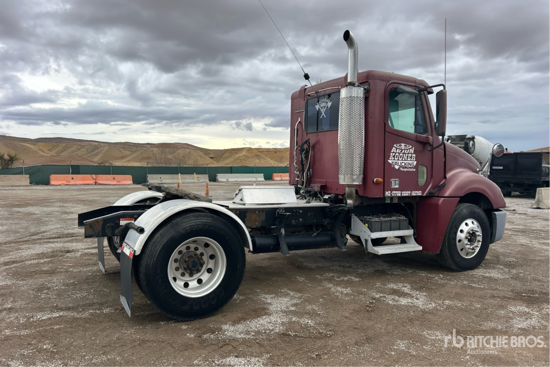 General Appearance with Foto, angolo anteriore sinistro