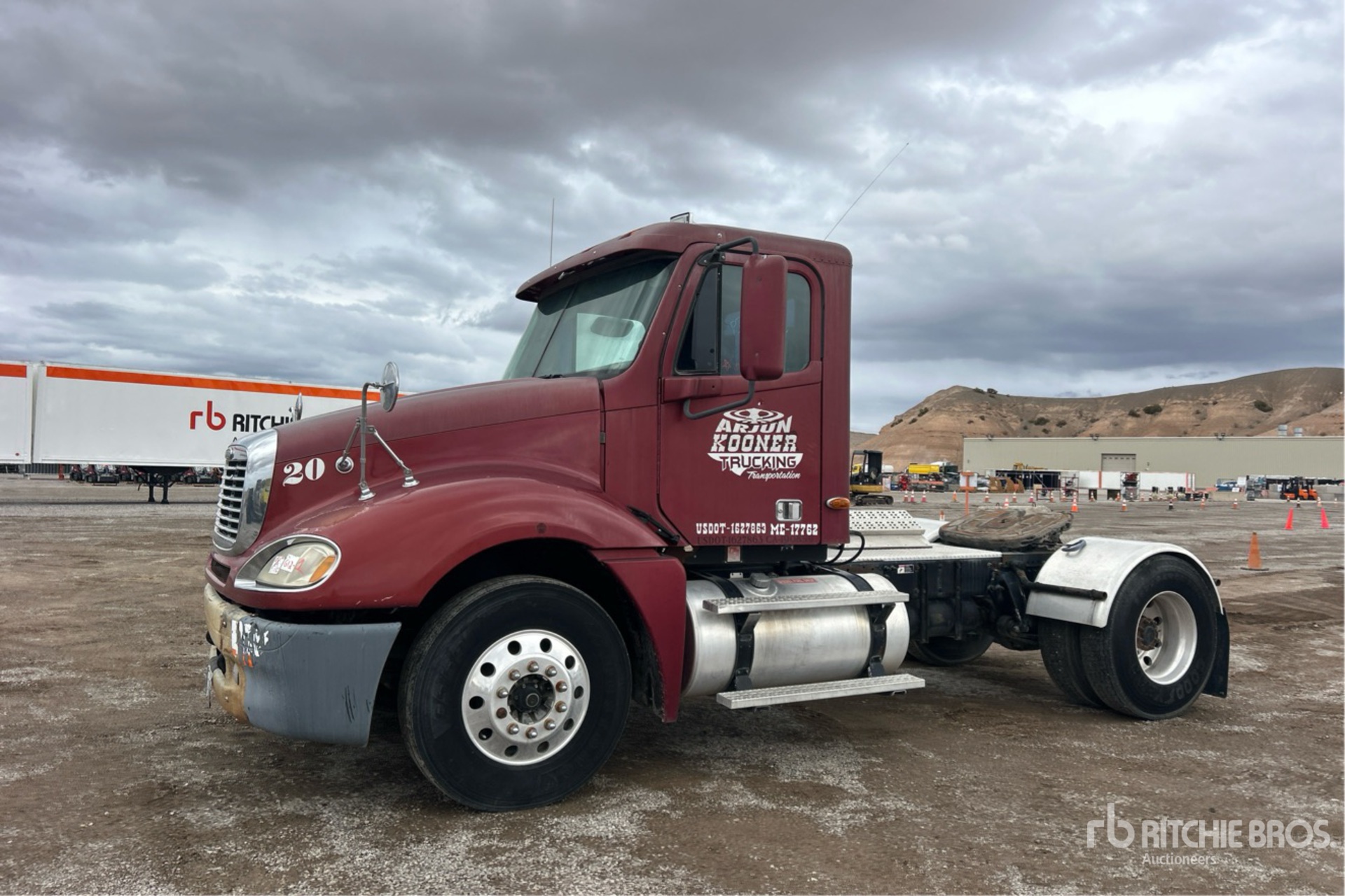 General Appearance with Foto, angolo anteriore sinistro