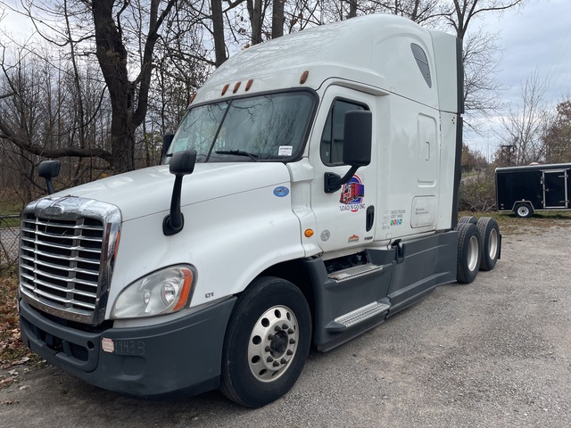2015 Freightliner Cascadia 125 6x4 T/A Sleeper Truck Tractor (Inoperable)