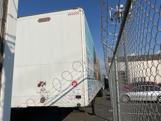 1983 (unverified) Utility VS2DS 45 ft x 96 in T/A Van Trailer