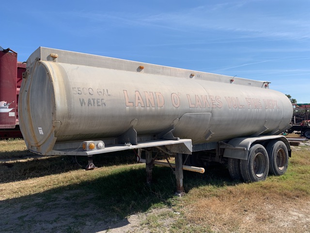 1967 (unverified) Fruehauf 5500 gal T/A Water Tank Trailer