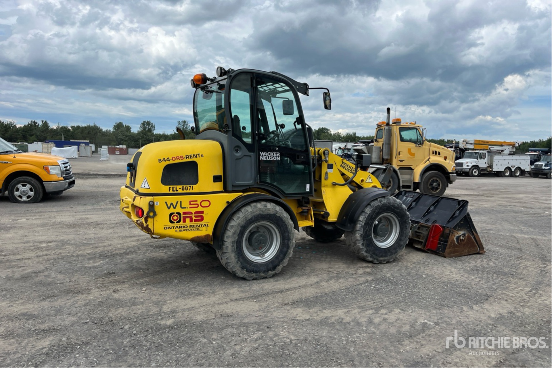 General Appearance with Picture, Right Rear Corner