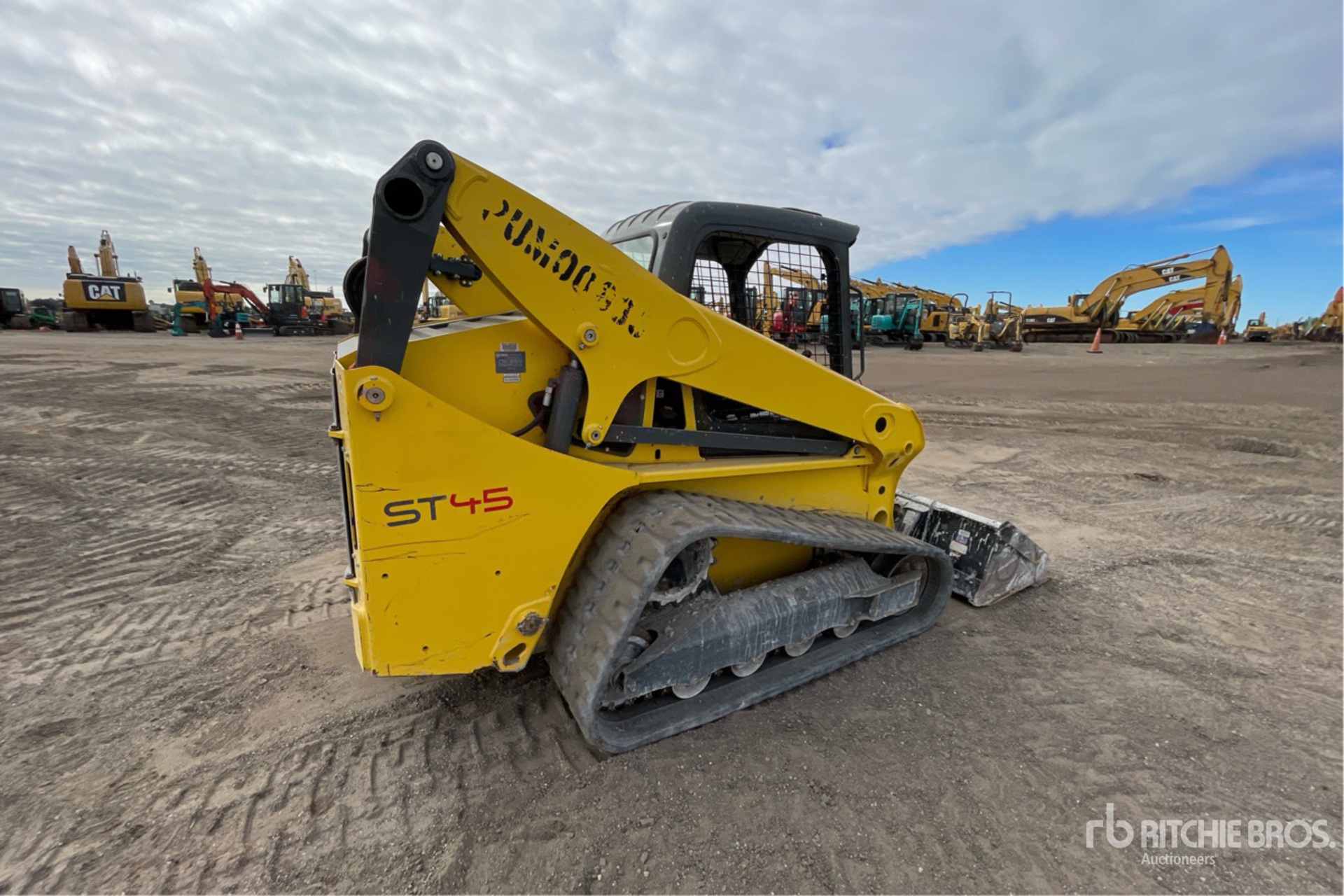 General Appearance with Foto, angolo anteriore sinistro