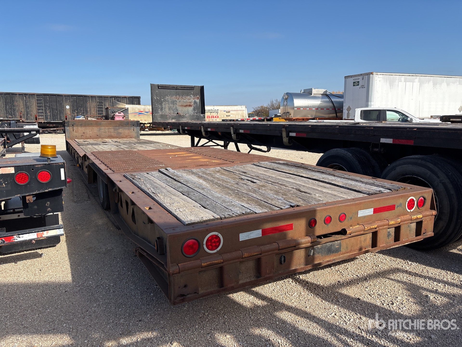 General Appearance with Foto, angolo posteriore sinistro