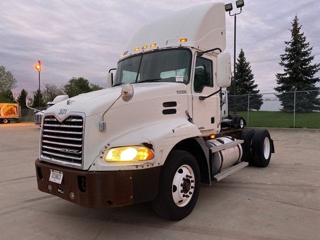 2007 Mack CXP612 4x2 S/A Day Cab Truck Tractor