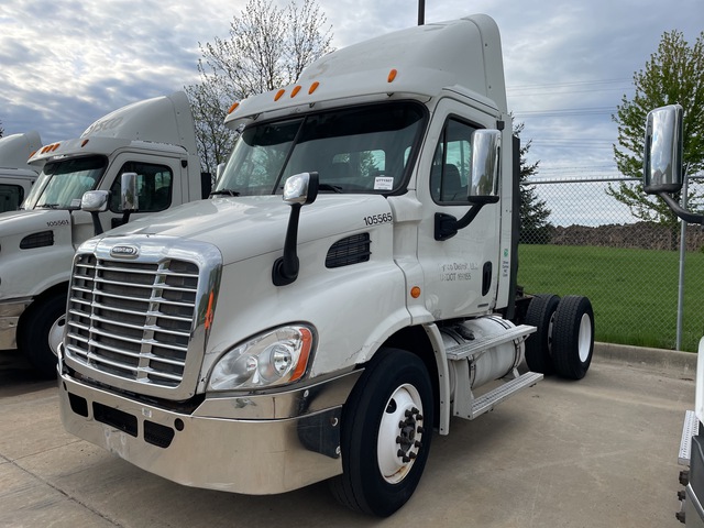 2010 Freightliner Cascadia 113 4x2 S/A Day Cab Truck Tractor (Inoperable)