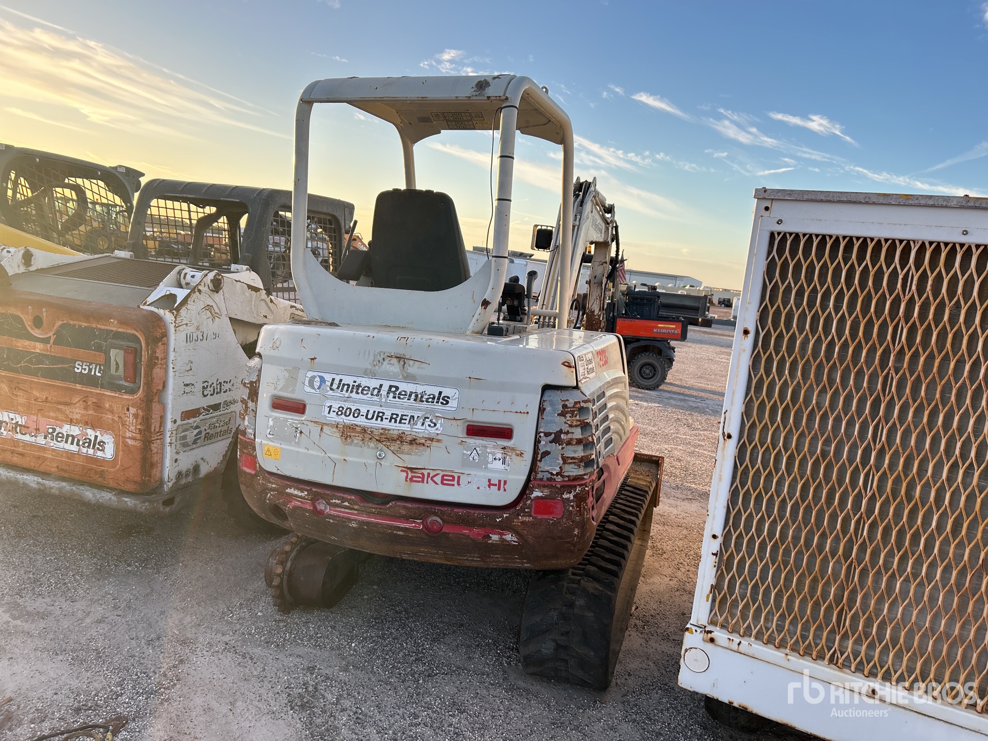 Aspect général with Image, coin arrière droit