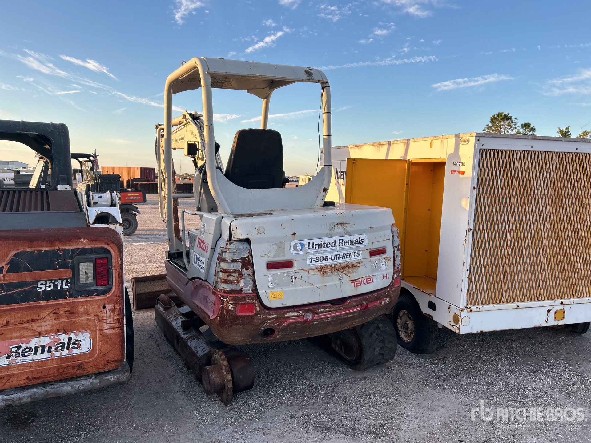 Aspect général with Image, coin arrière gauche