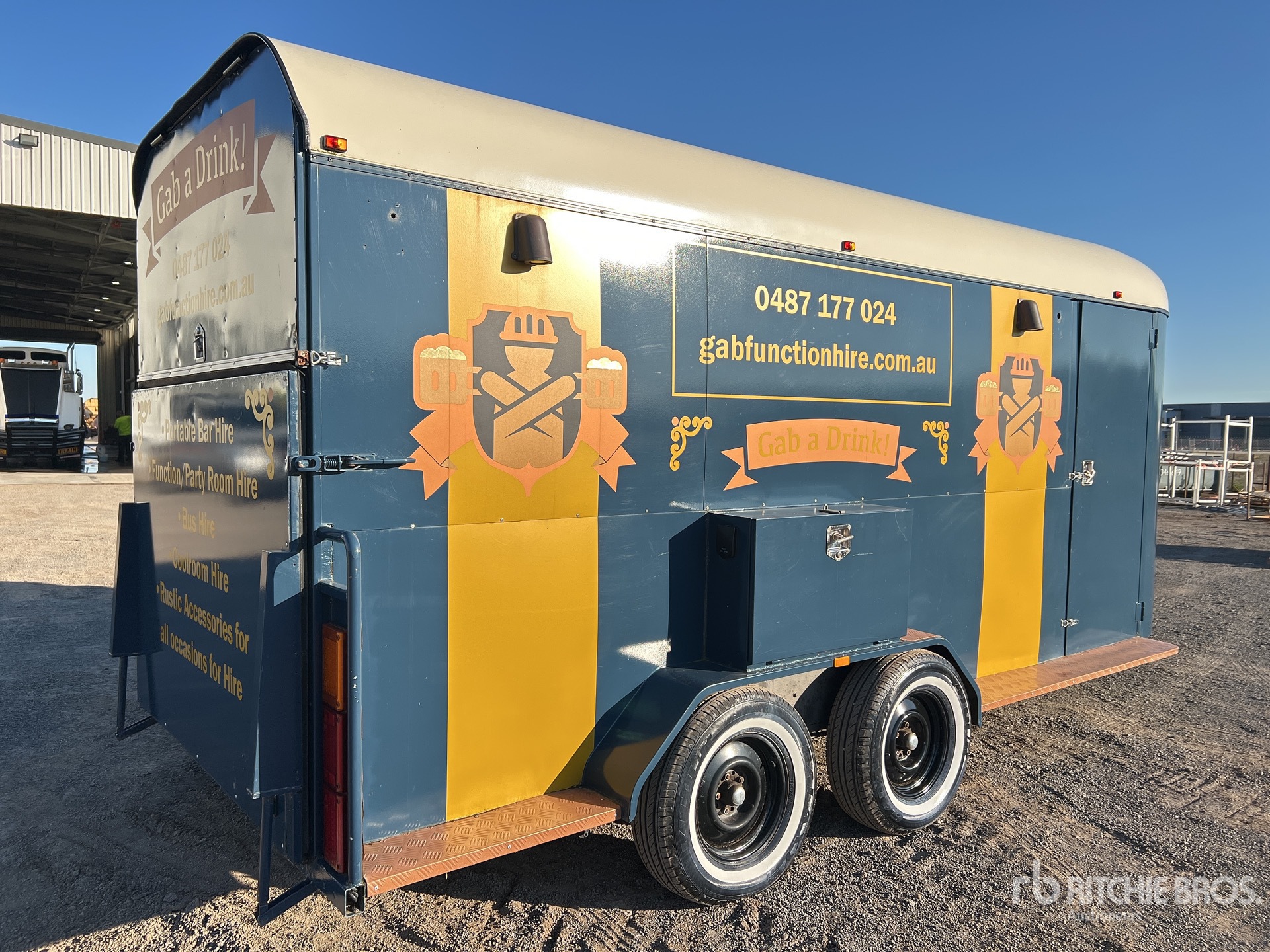 General Appearance with Picture, Left Rear Corner