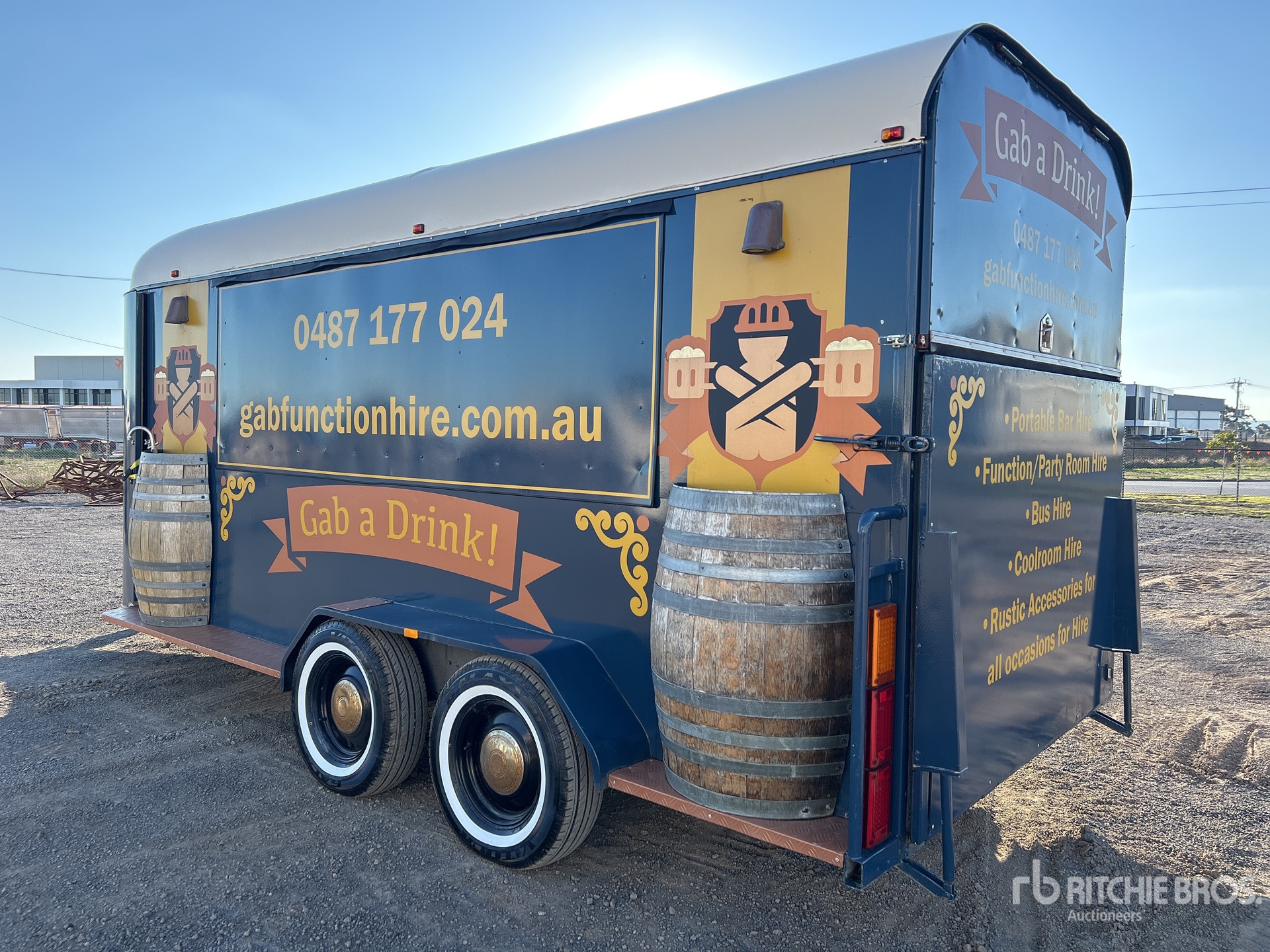 General Appearance with Picture, Right Rear Corner