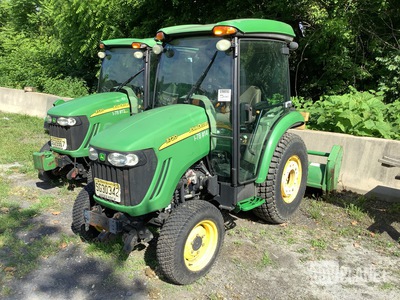 2011 John Deere 3720 Tractor