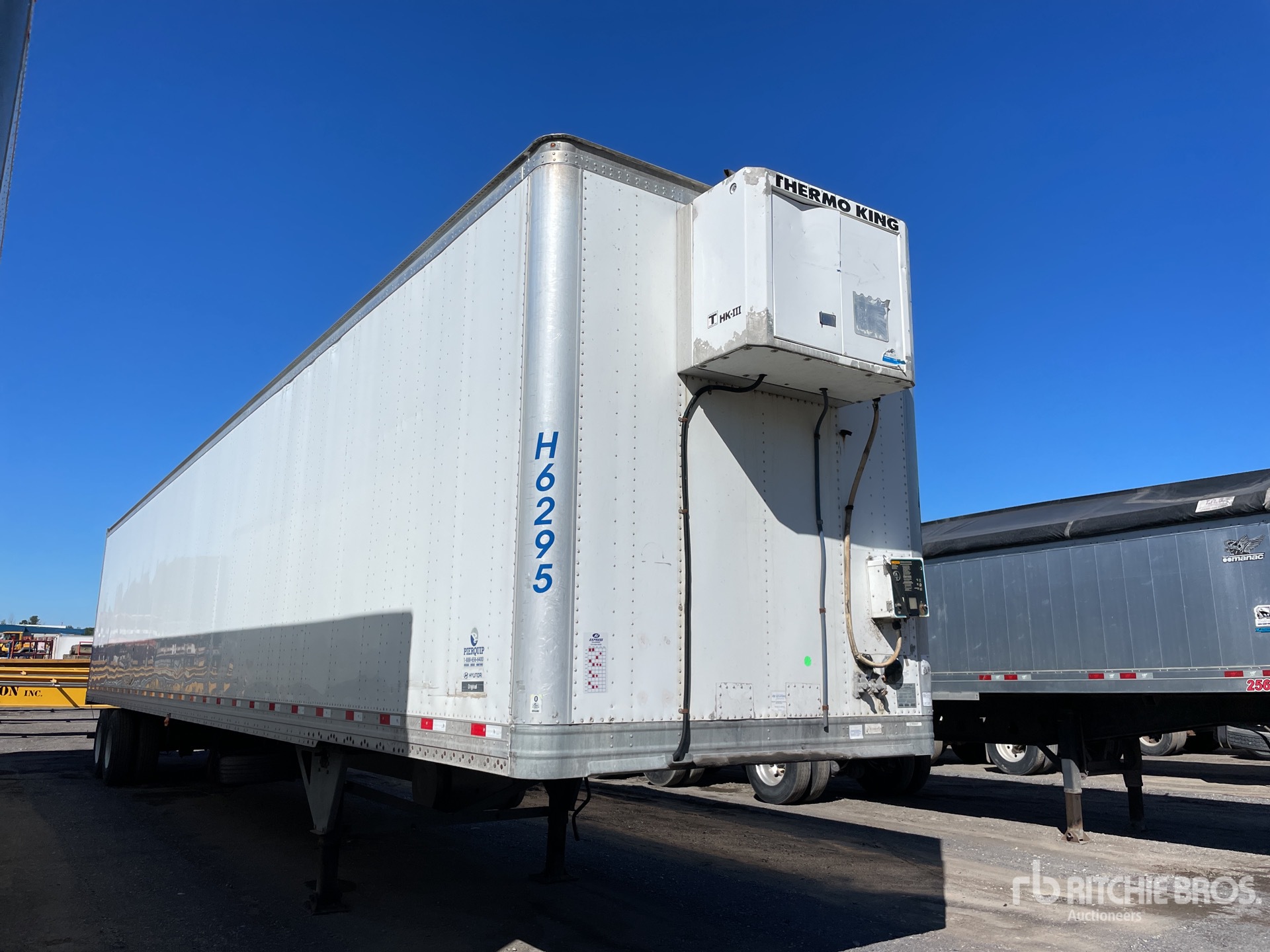 2016 Hyundai 53 ft x 102 in T/A Heated