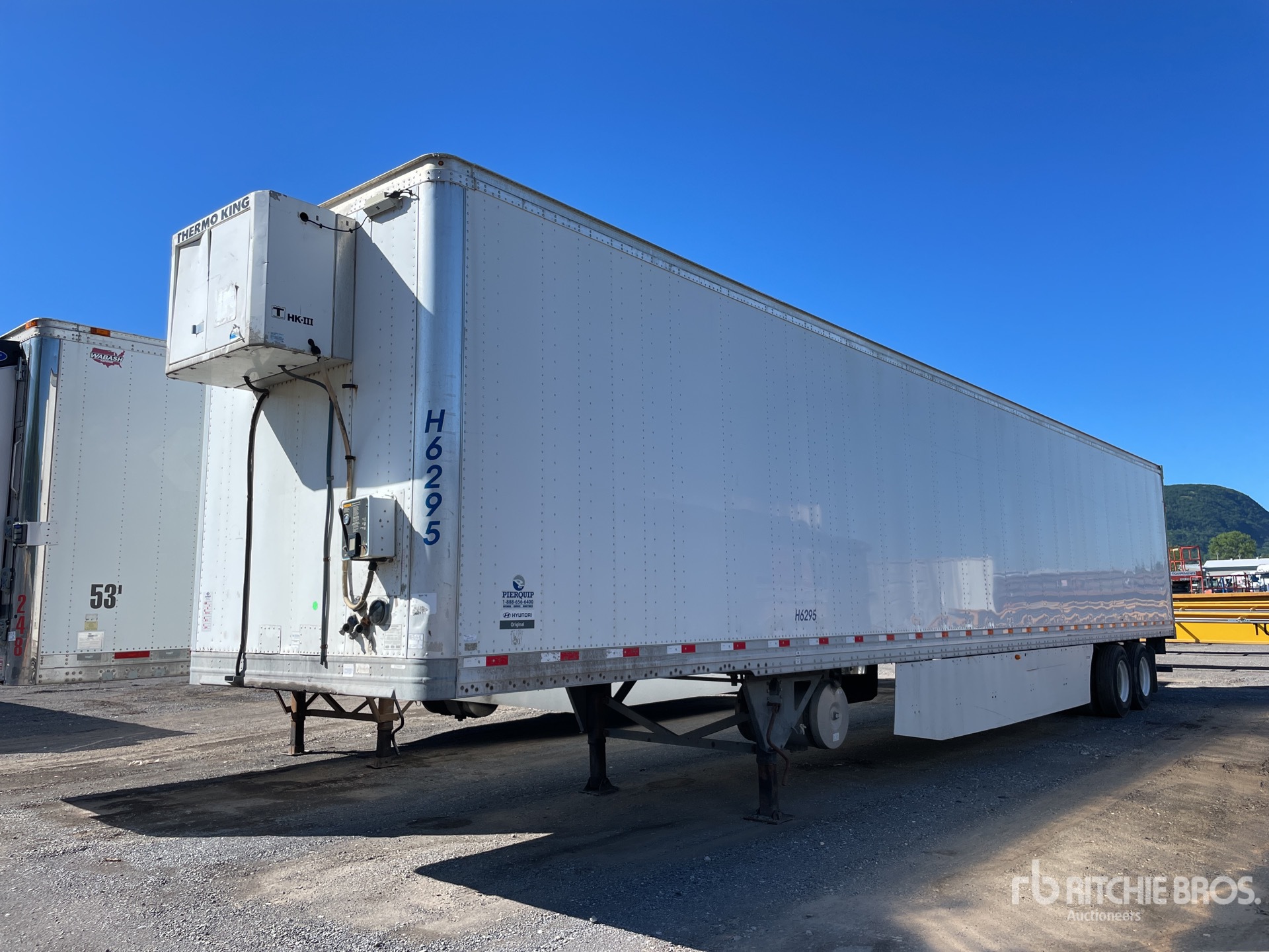 2016 Hyundai 53 ft x 102 in T/A Heated