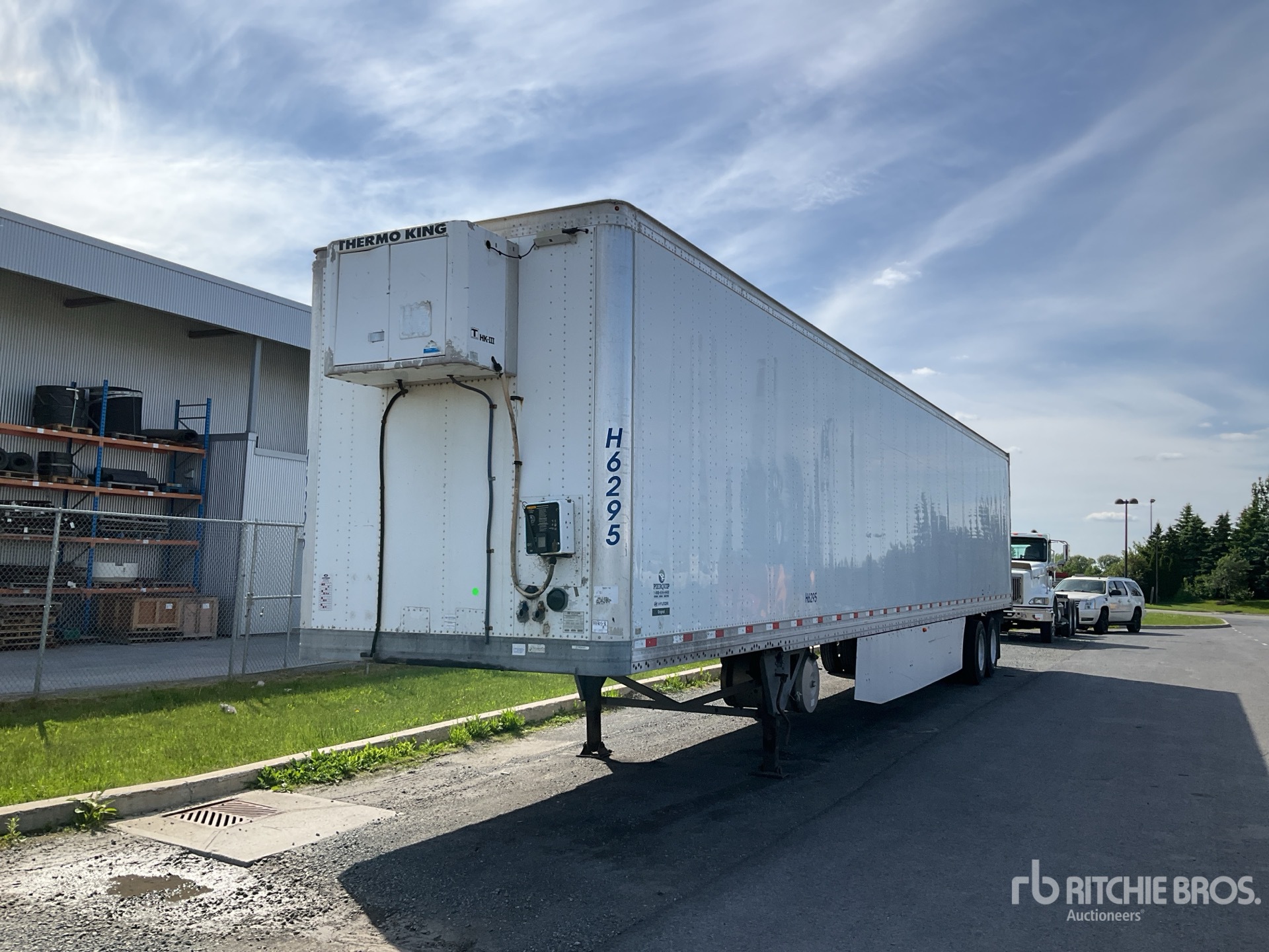 2016 Hyundai 53 ft x 102 in T/A Heated