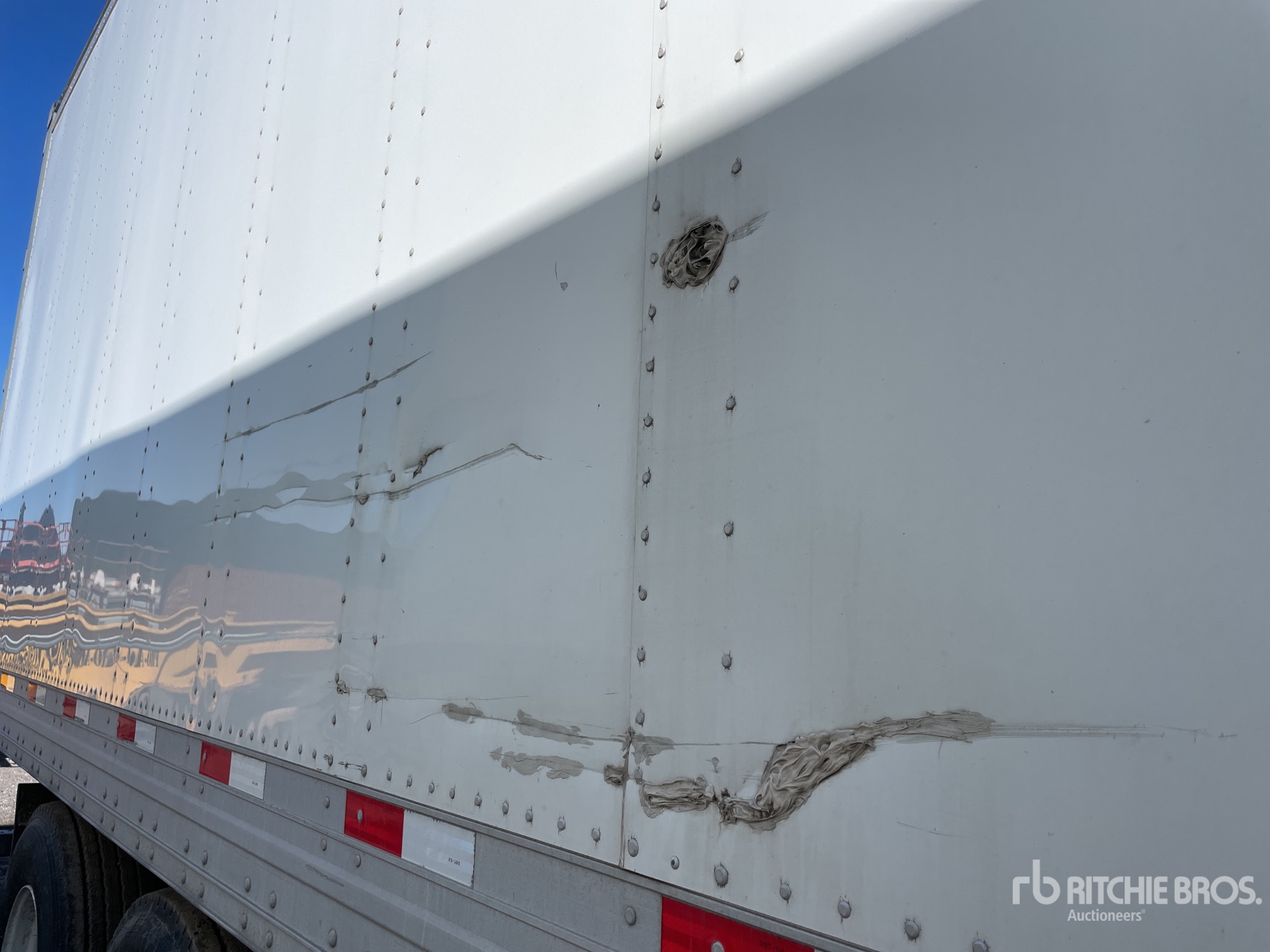 2016 Hyundai 53 ft x 102 in T/A Heated