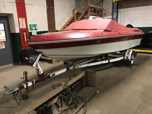 1982 (unverified) Sea Ray Boat w/ S/A Trailer