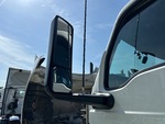 LN146939 - 2020 International LT6125DCAT: Mirrors
