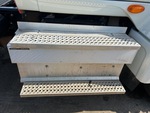 LN146939 - 2020 International LT6125DCAT: Steps