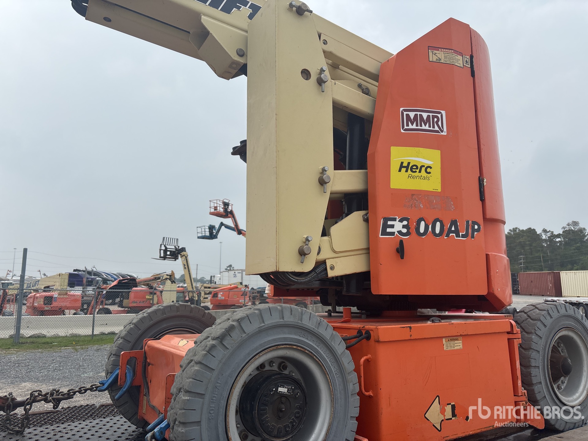 Photo of a 2016 JLG E300 AJP