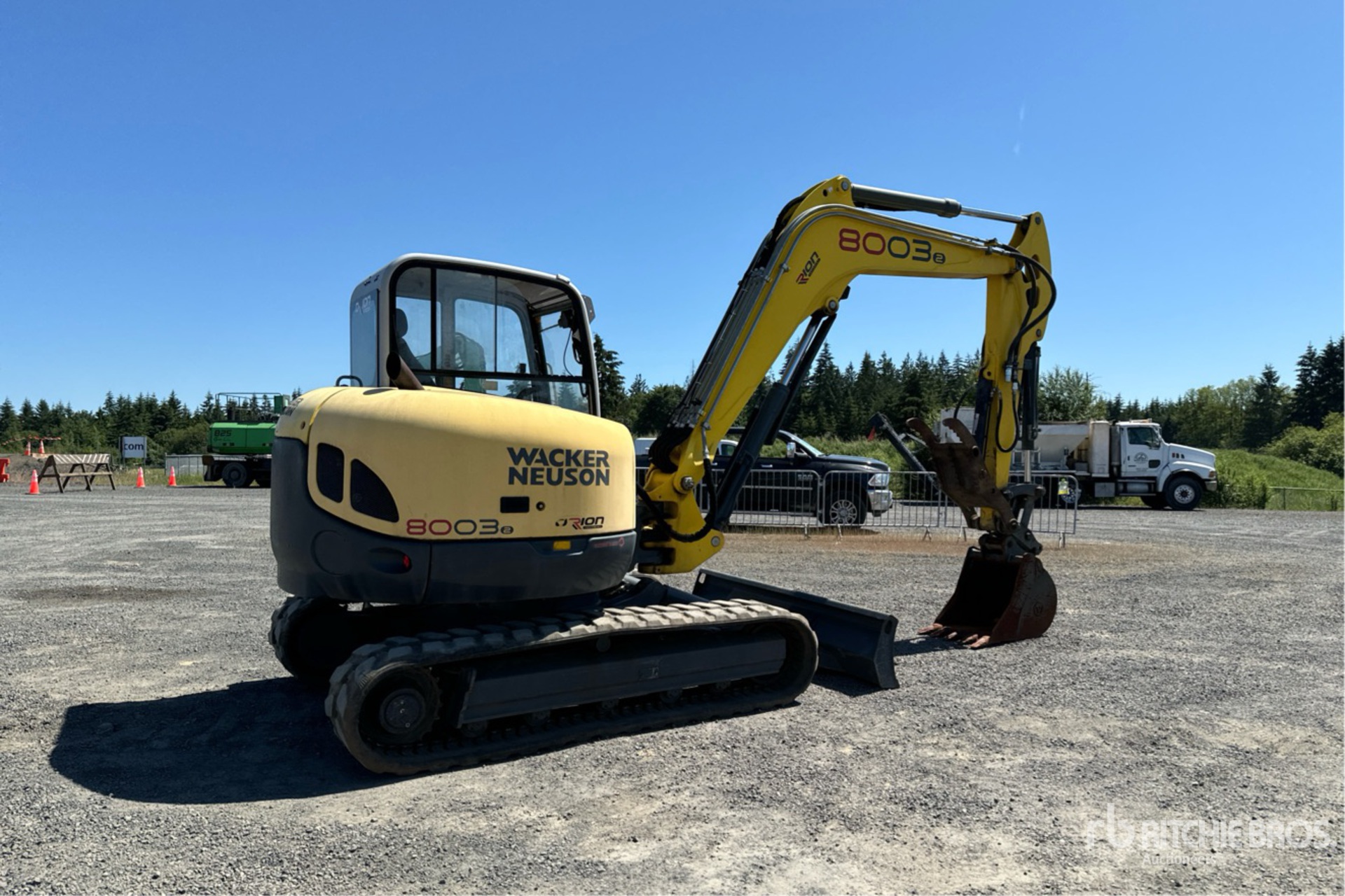 General Appearance with Picture, Right Rear Corner