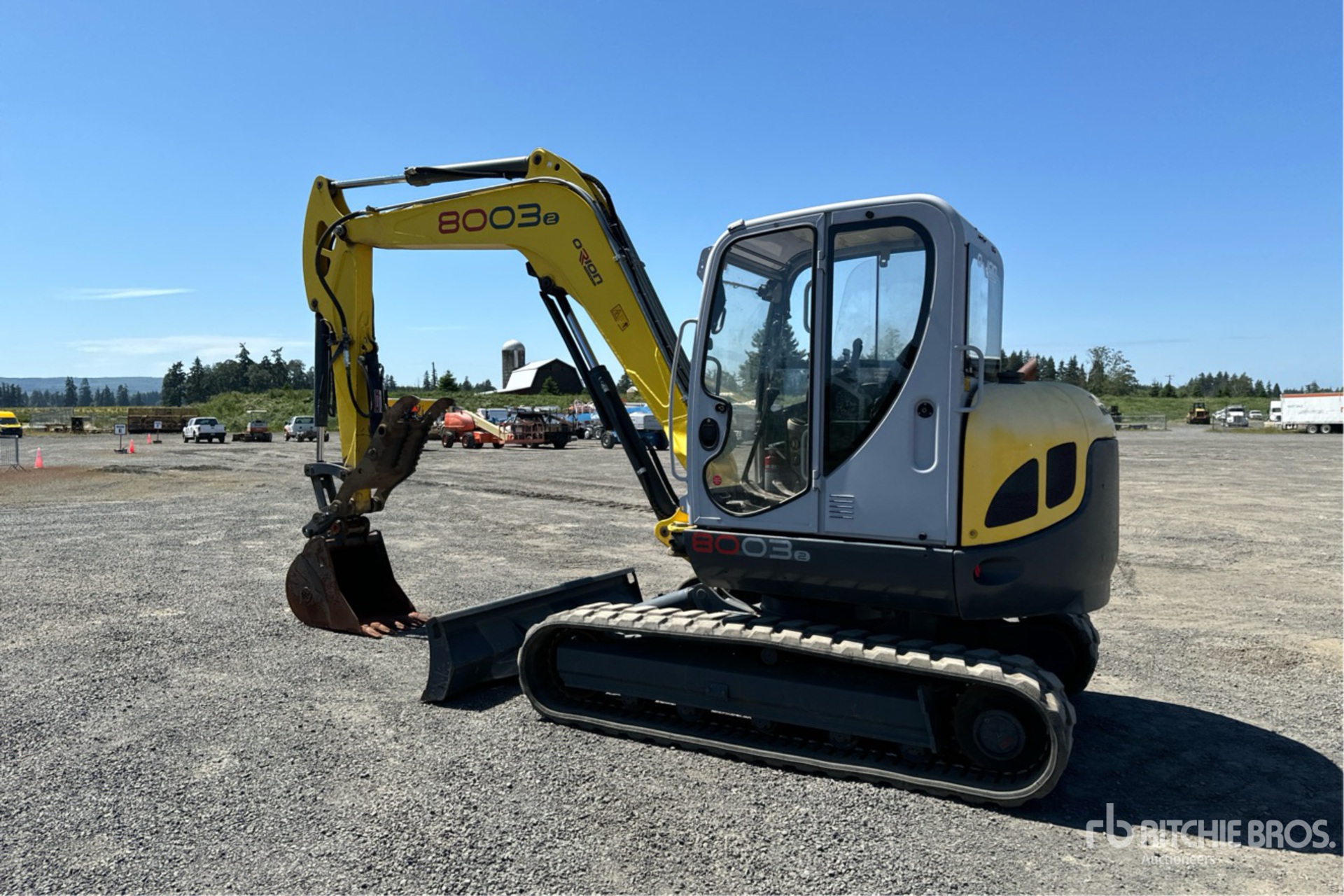 General Appearance with Picture, Left Rear Corner