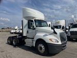 LL880181 - 2020 International LT625: Picture, Right Front Corner