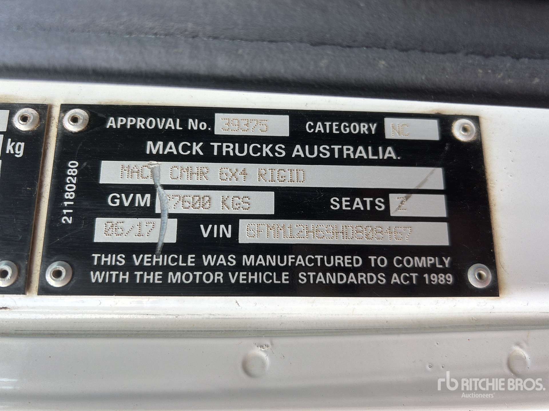 General Appearance with Numéro de série/Numéro d'identification du véhicule automobile