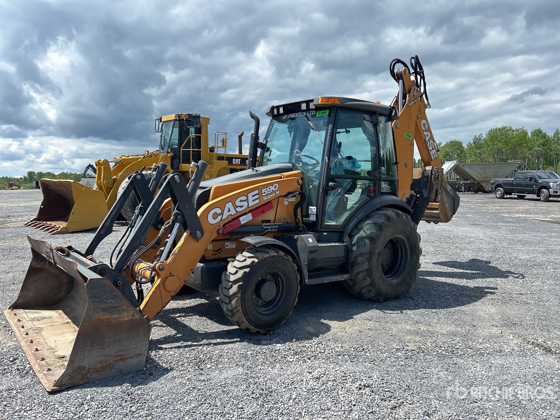 General Appearance with Picture, Left Front Corner