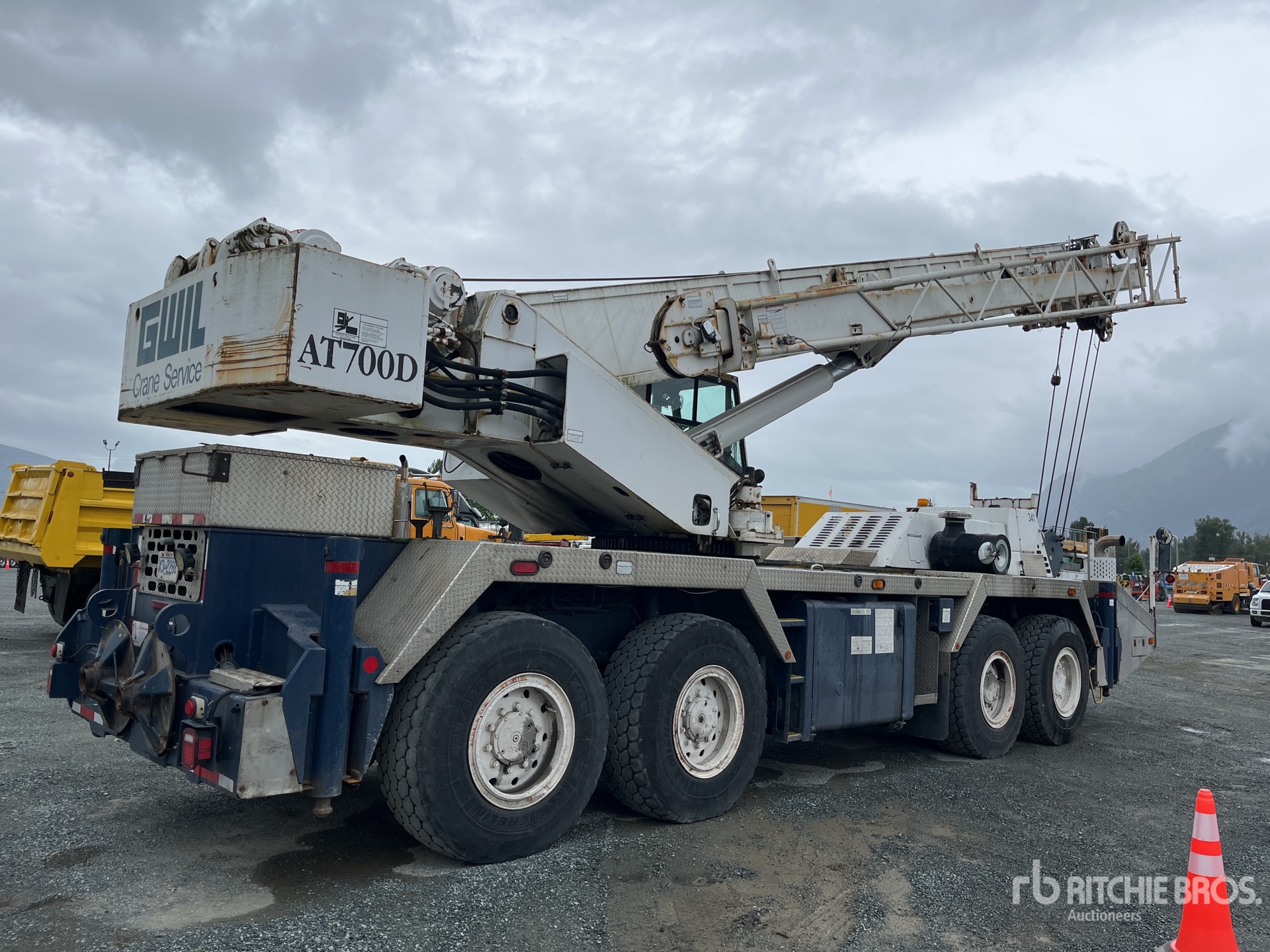 General Appearance with Picture, Right Rear Corner