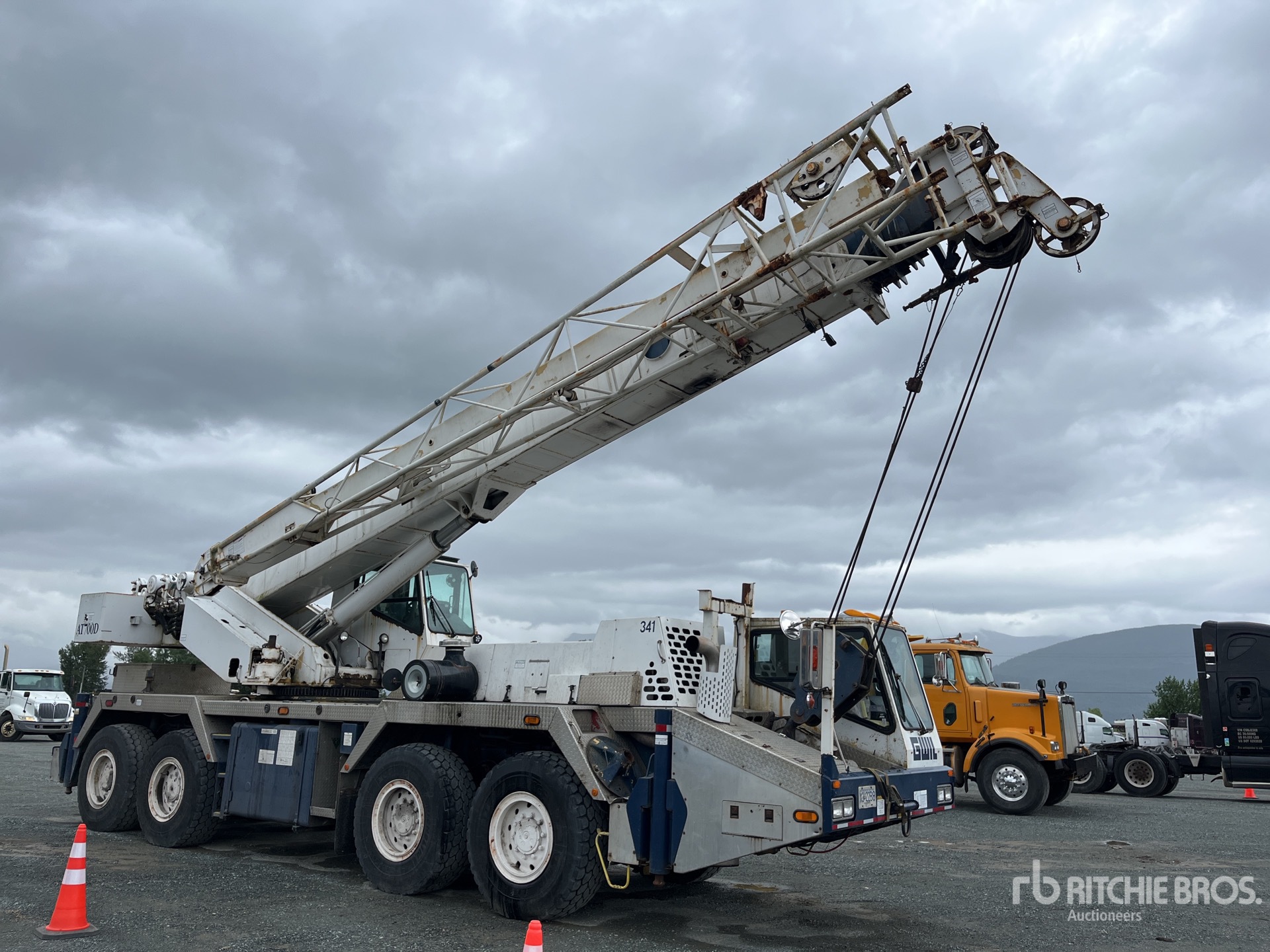 General Appearance with Picture, Right Front Corner