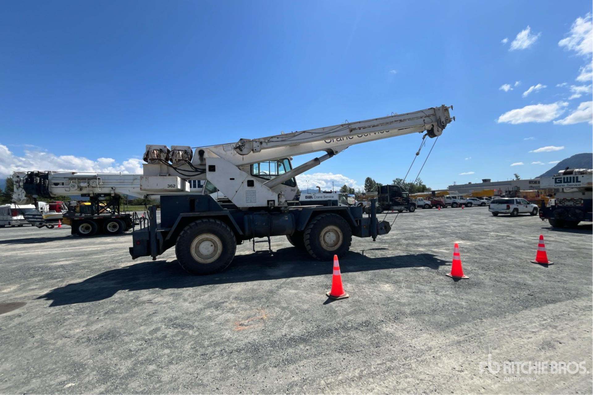 General Appearance with Picture, Right Rear Corner