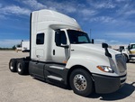 MN269509 - 2021 International LT625: Picture, Right Front Corner