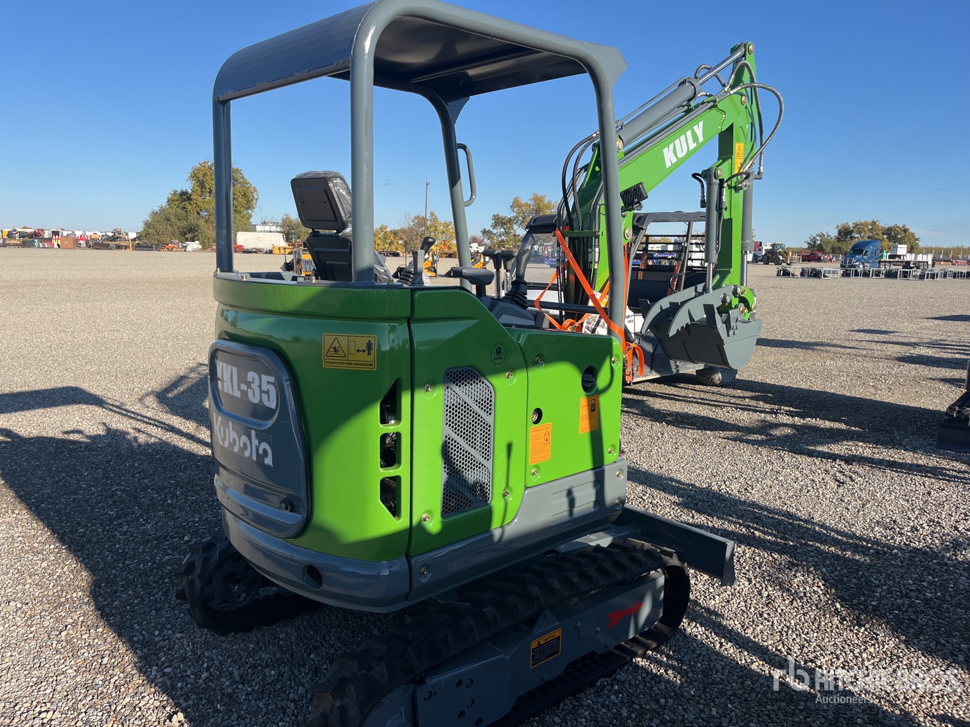 General Appearance with Picture, Right Rear Corner