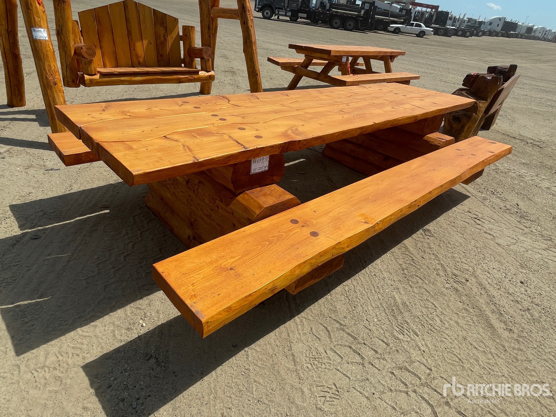 General Appearance with Picture, Right Front Corner