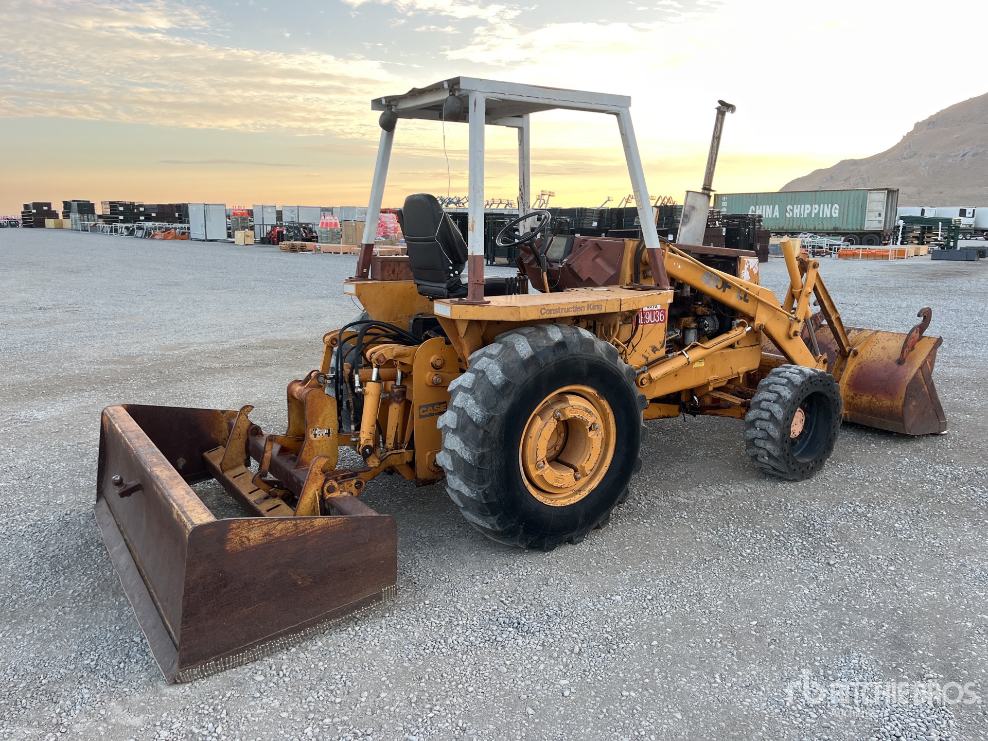 General Appearance with Picture, Right Rear Corner